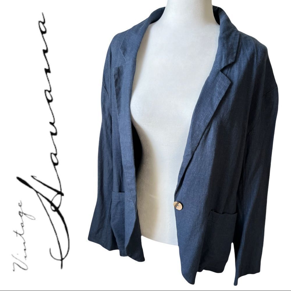 Oversized Boyfriend Blazer Blue Linen Size Small but BIG. From Vintage Havana 